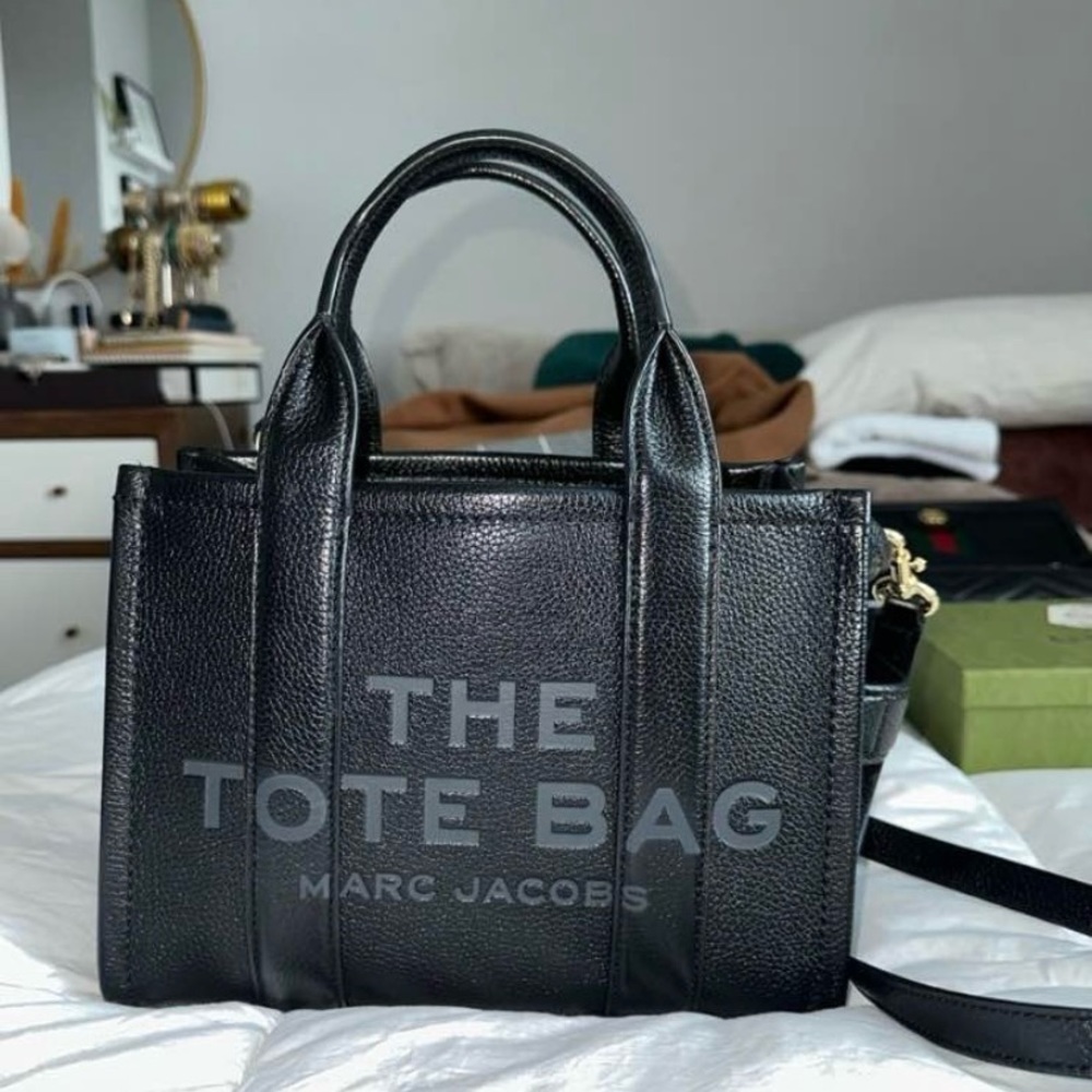 Marc Jacobs leather tote bag